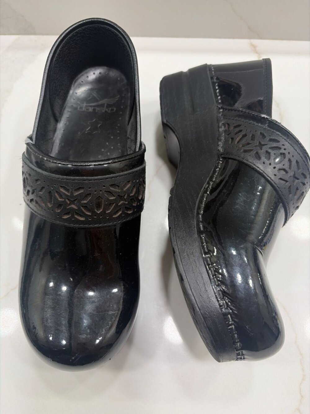 Dansko Women's Patent Leather Clogs Cut Out Detail Size US 8.5-9